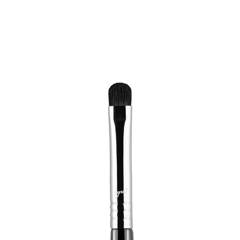 SIGMA BEAUTY | E21 Smudge Brush 4 SIGMA BEAUTY | E21 Smudge Brush - Image 2