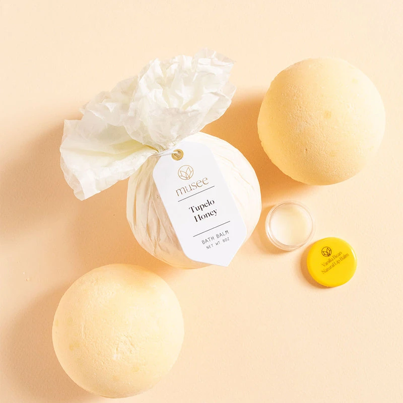 MUSEE BATH | Tupelo Honey Bath Bomb 4 MUSEE BATH | Tupelo Honey Bath Bomb - Image 2