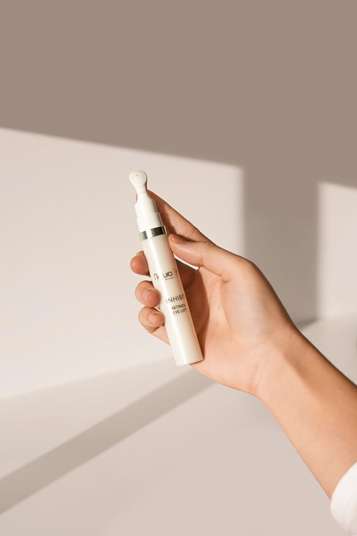 NATURA BISSE | Inhibit Retinol Eye Lift 5 NATURA BISSE | Inhibit Retinol Eye Lift - Image 3