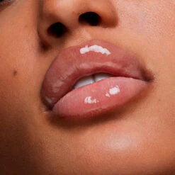 STILA | Plumping Lip Glaze -Sturm Beauty Shop SC54150001 Clear MACRO1 jpg